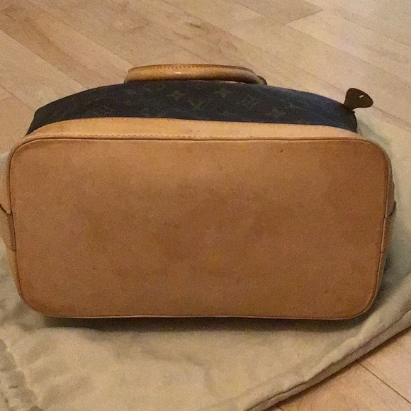 Louis Vuitton vertical bag - Picture 5 of 10